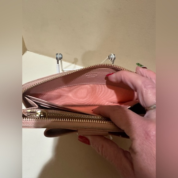 PRADA MILANO SAFFIANO LUX CONTINENTAL
WALLET - Picture 7 of 13